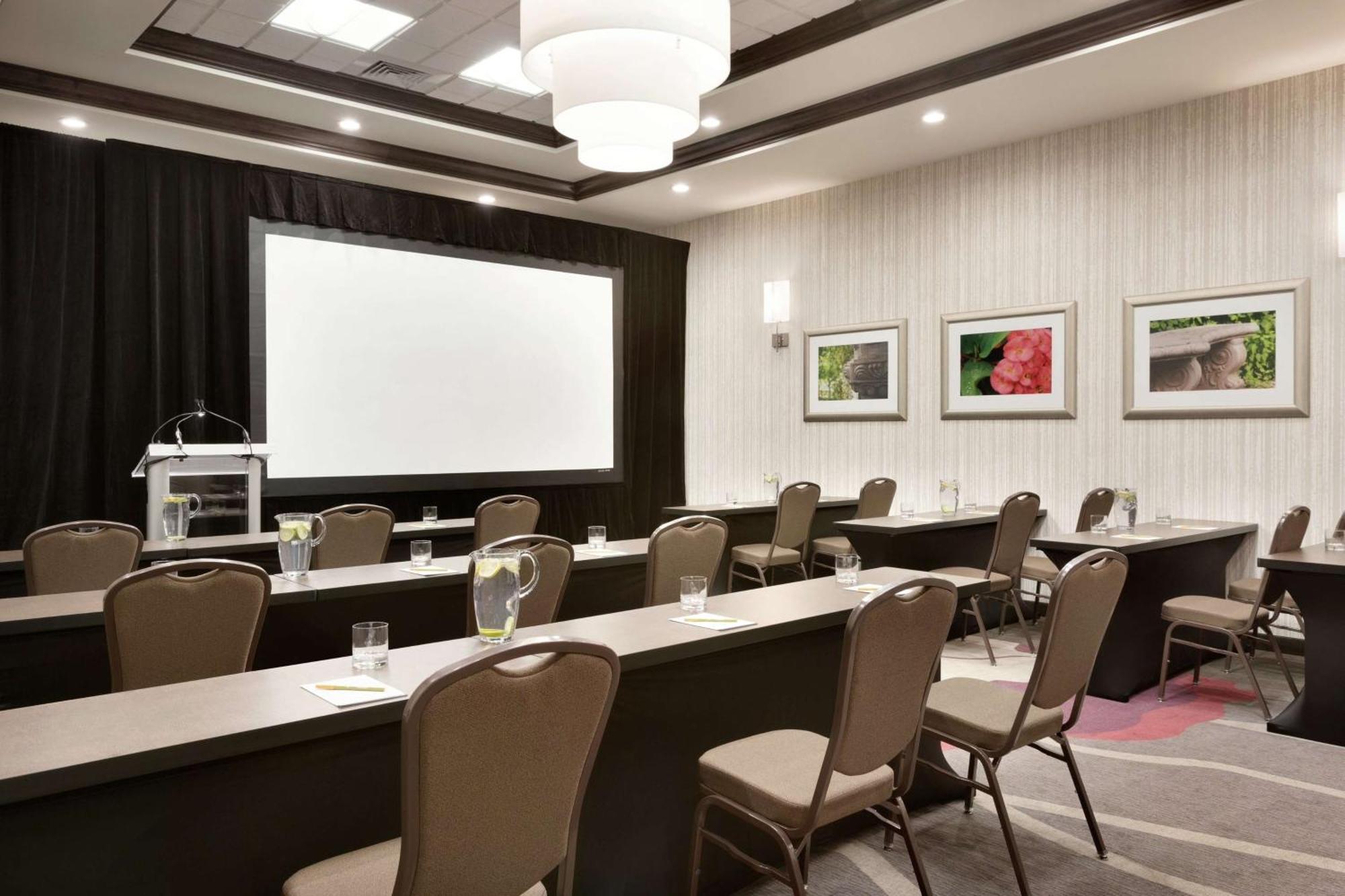 Hilton Garden Inn Pittsburgh Airport South-Robinson Mall Robinson Township  Exterior photo